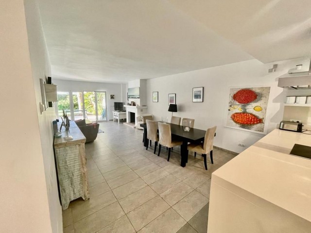 Apartment, Guadalmina Baja, R4688470