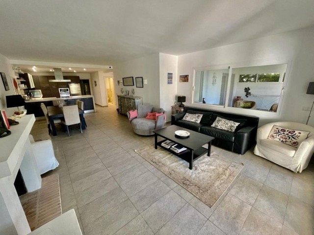 Apartment, Guadalmina Baja, R4688470