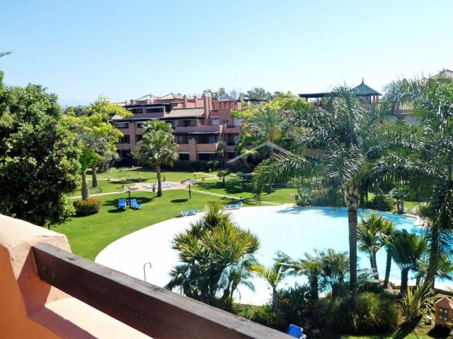 2 Makuuhuoneen Huoneisto Guadalmina Baja