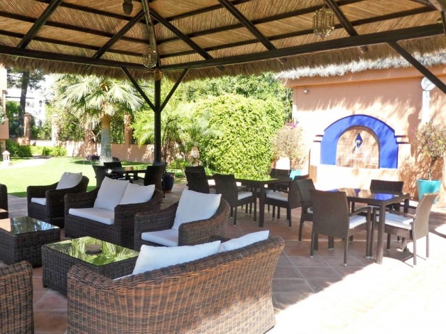 2 Makuuhuoneen Huoneisto Guadalmina Baja