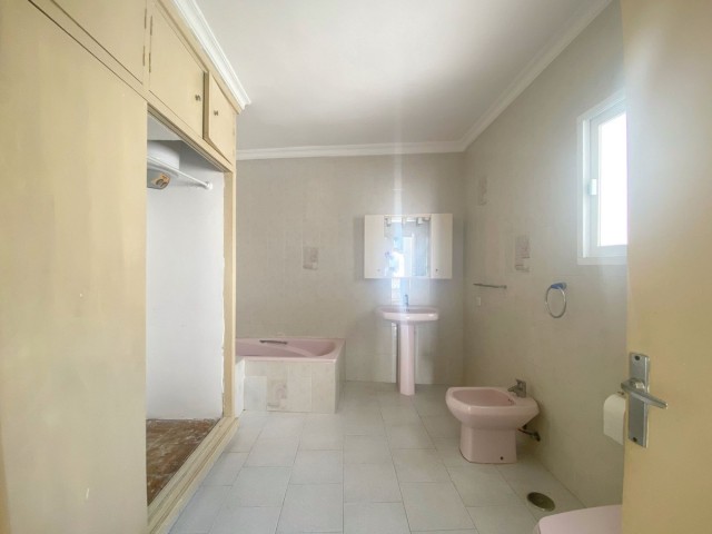 4 Bedrooms Townhouse in Marbella