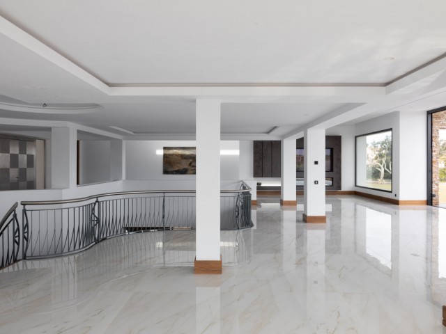 6 Soveroms Villa i San Roque
