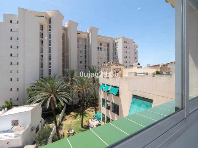 Penthouse avec 4 Chambres  à Marbella