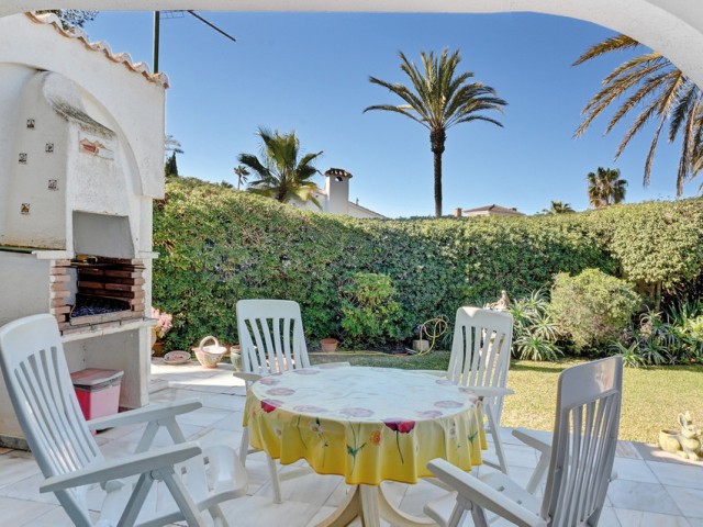 3 Bedrooms Villa in Marbesa