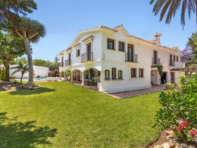 4 Schlafzimmer Villa in Guadalmina Baja