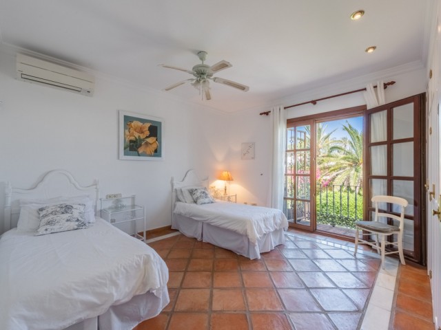 6 Schlafzimmer Villa in Nueva Andalucía