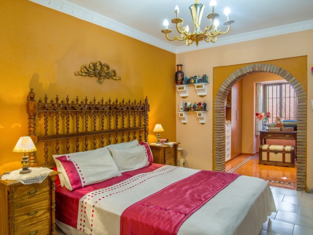 Villa avec 6 Chambres  à Marbesa
