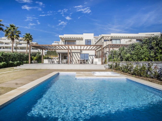 5 Bedrooms Villa in New Golden Mile
