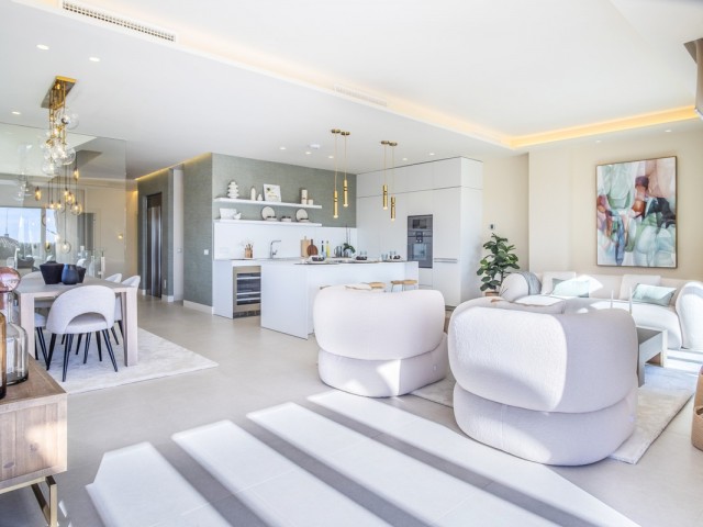 5 Bedrooms Villa in New Golden Mile