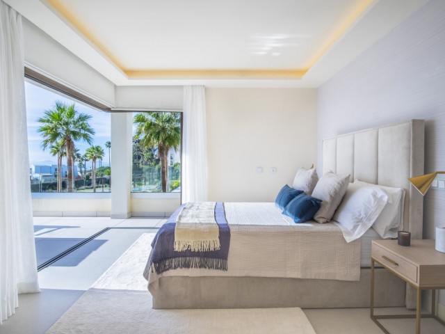 5 Bedrooms Villa in New Golden Mile