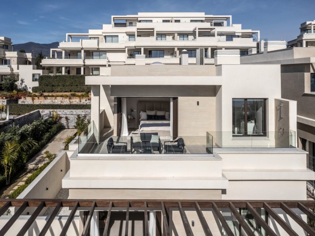 5 Bedrooms Villa in New Golden Mile