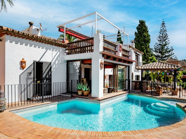 Villa con 5 Dormitorios  en Marbella