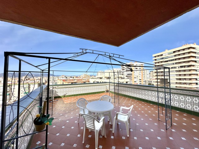 Penthouse avec 4 Chambres  à Málaga