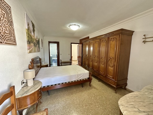 Ático con 4 Dormitorios  en Málaga