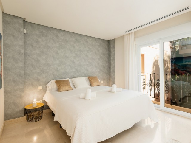 Ático con 2 Dormitorios  en Nueva Andalucía