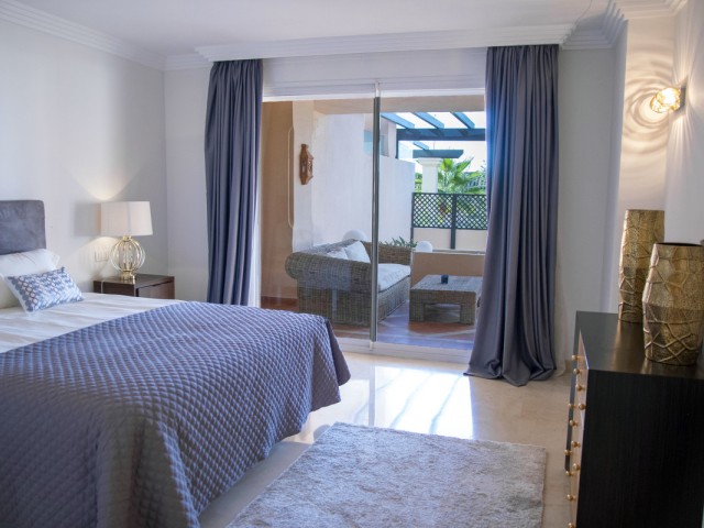 Apartment, Nueva Andalucia, R3972340