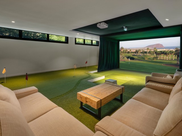 Villa con 5 Dormitorios  en Nueva Andalucía