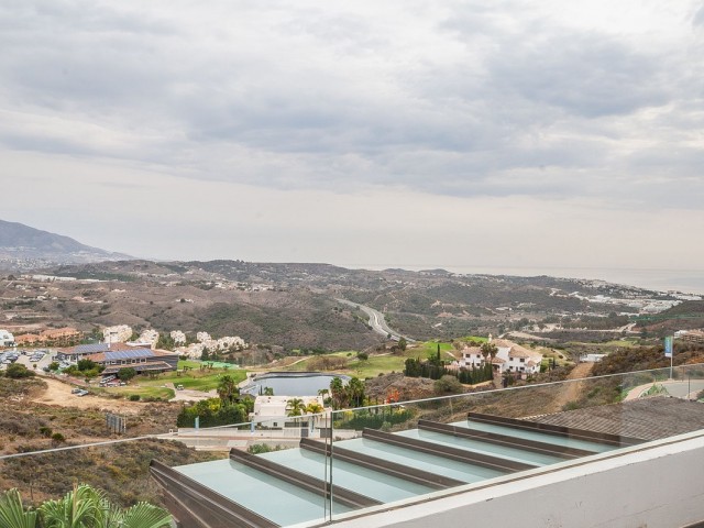 Penthouse, Calanova Golf, R4616575
