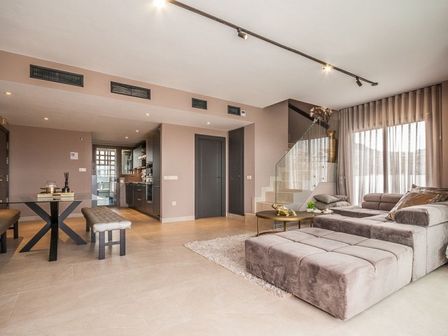 Penthouse, Calanova Golf, R4616575