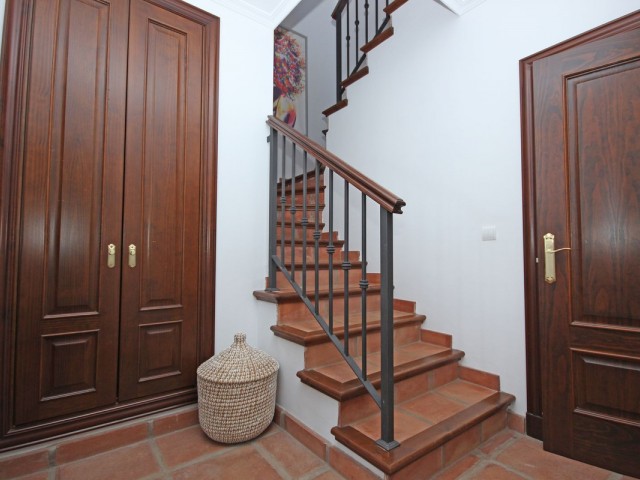 3 Bedrooms Townhouse in Istán