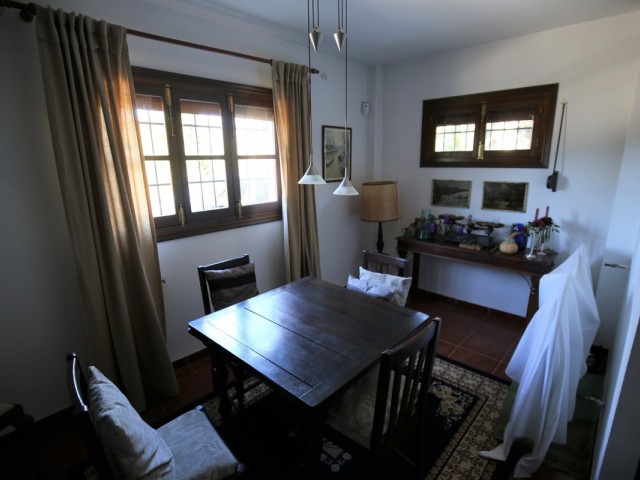 Villa con 4 Dormitorios  en Frigiliana