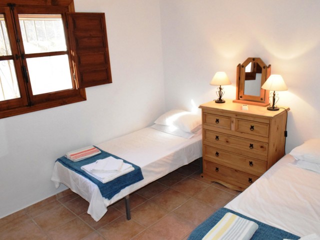 Villa con 4 Dormitorios  en Comares