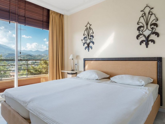 Apartamento con 3 Dormitorios  en Nueva Andalucía