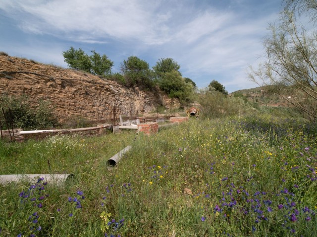  Grundstück in Almogía