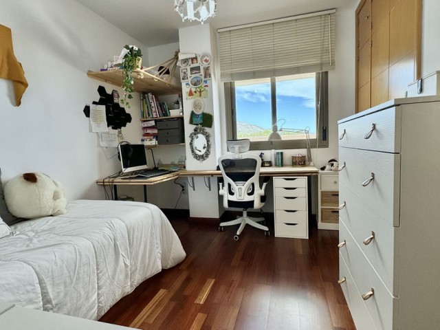 4 Bedrooms Apartment in Torremolinos