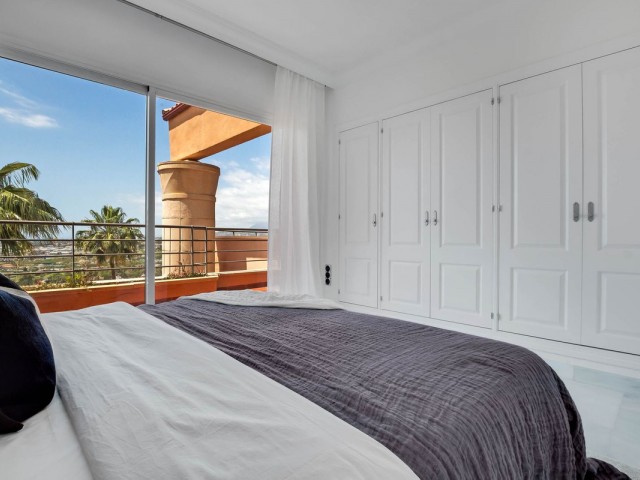 4 Schlafzimmer Apartment in Nueva Andalucía