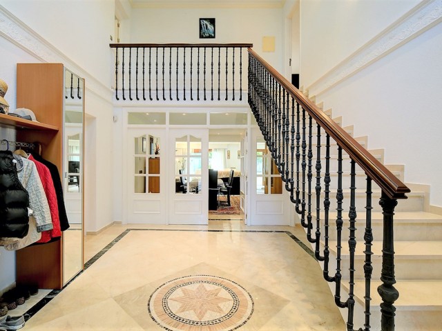 5 Makuuhuoneen Huvila Costalita