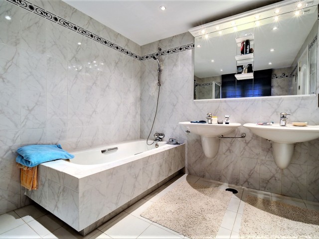 5 Makuuhuoneen Huvila Costalita