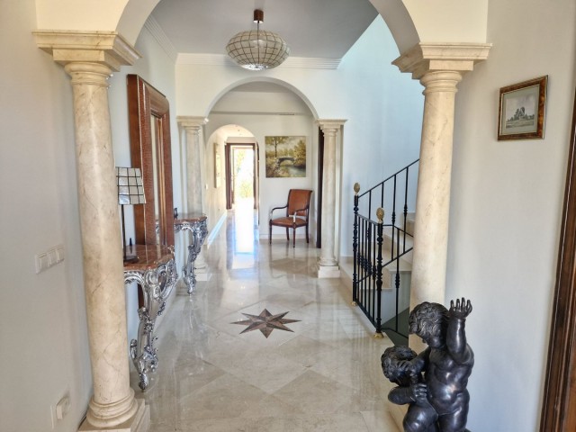 6 Slaapkamer Villa in La Mairena