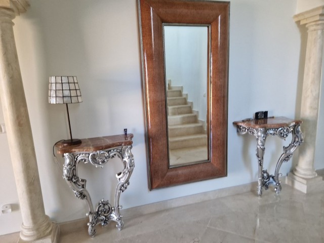 6 Slaapkamer Villa in La Mairena