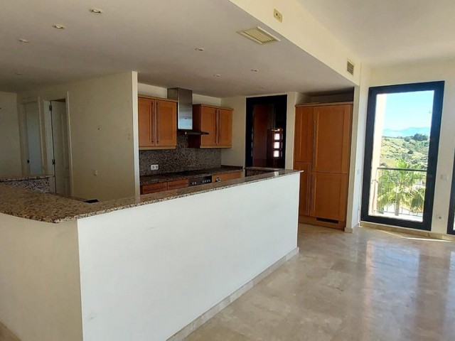 Apartment, Calahonda, R4720279