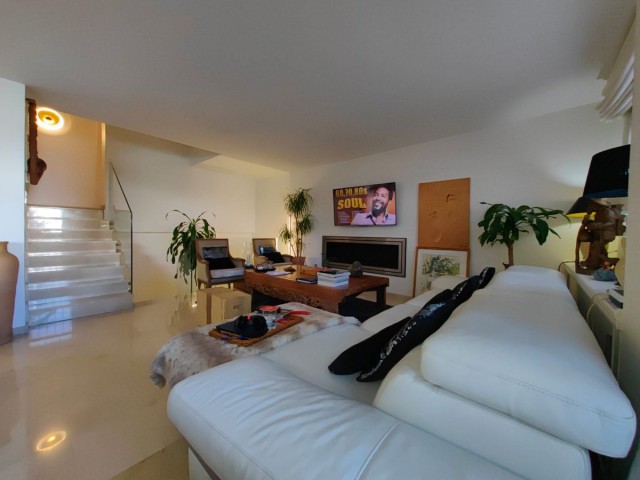 3 Bedrooms Apartment in Estepona
