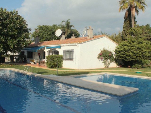 Villa con 2 Dormitorios  en San Pedro de Alcántara