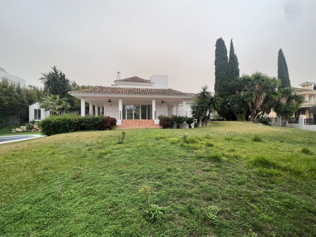 5 Soveroms Villa i Nueva Andalucía