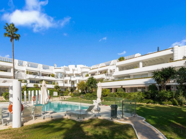 2 Bedrooms Apartment in New Golden Mile