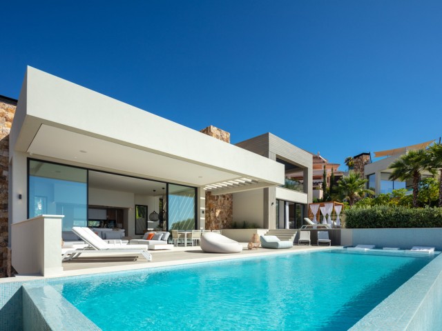 Villa con 5 Dormitorios  en Nueva Andalucía