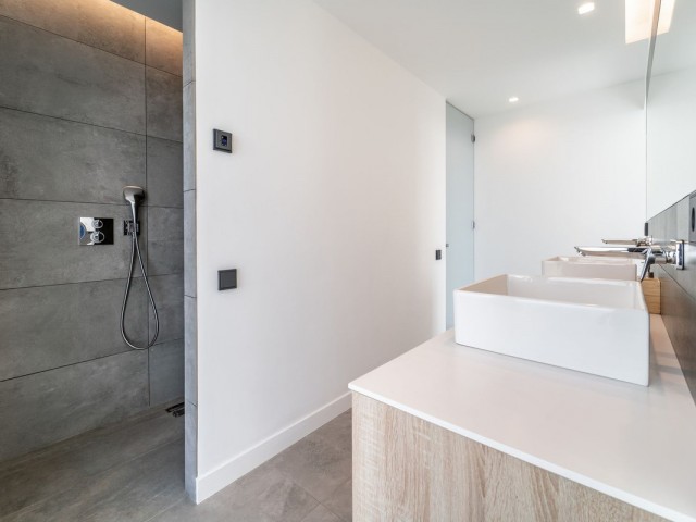 4 Bedrooms Villa in Benalmadena Costa