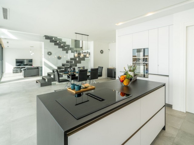 4 Bedrooms Villa in Benalmadena Costa