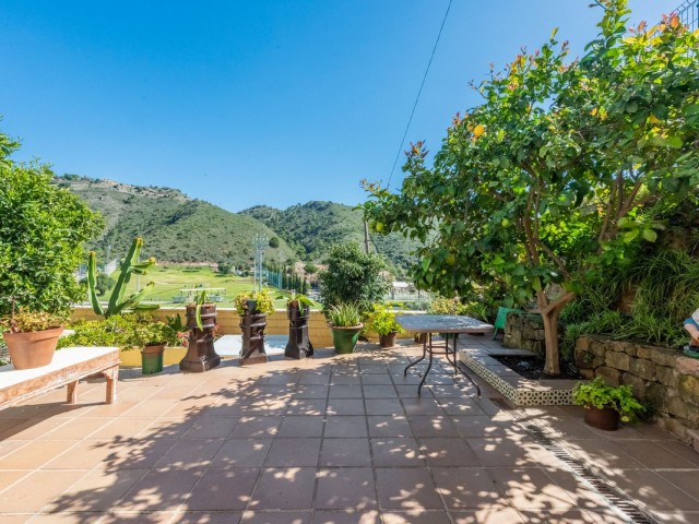 3 Bedrooms Apartment in Benahavís