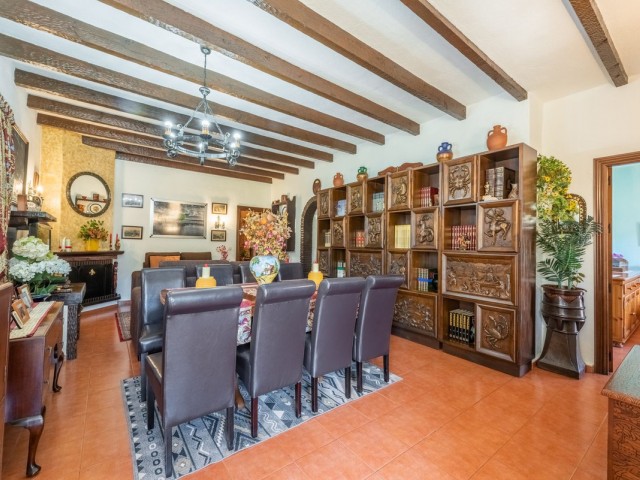3 Bedrooms Apartment in Benahavís