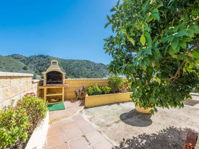 3 Bedrooms Apartment in Benahavís