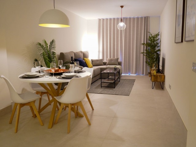 Apartment, Fuengirola, R4733275