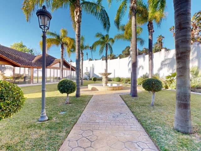 Liikekiinteistö Torremolinos