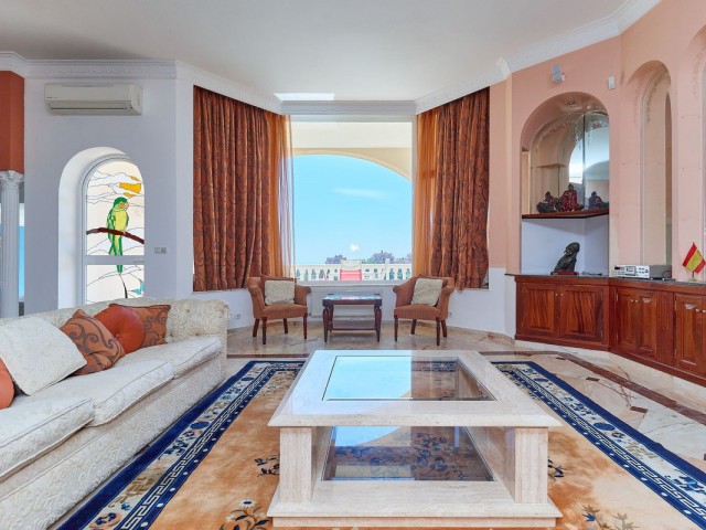 6 Slaapkamer Villa in La Mairena