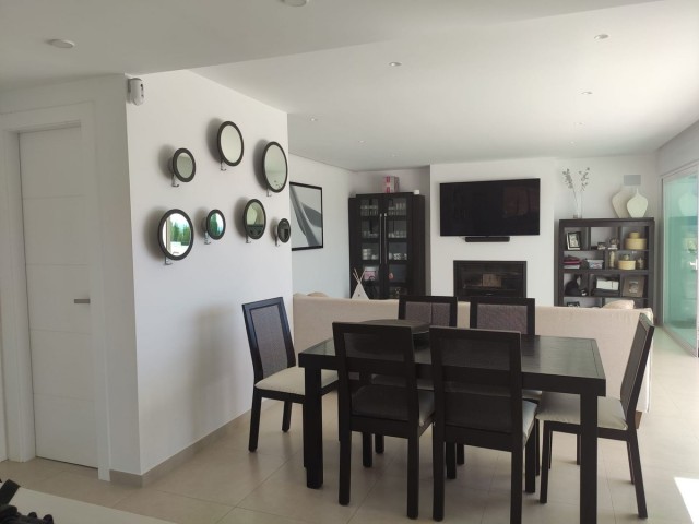 4 Sovrums Villa i Estepona