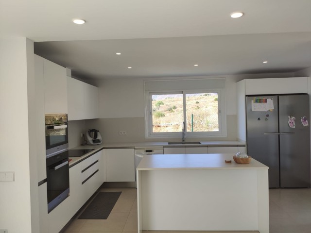 4 Sovrums Villa i Estepona